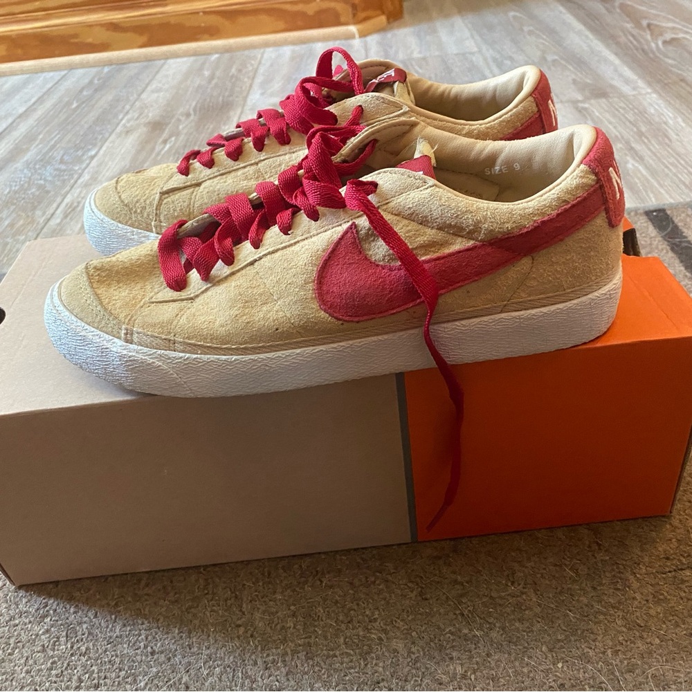 Nike Womens sz 9 Blazer tennis shoes tan and red suede early 2000